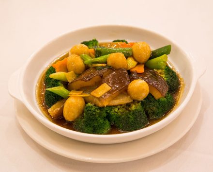 Dish Parkland Braised Sea Cucumber with Quail Eggs and Broccoli 440x354 - Braised Sea Cucumber with Quail Eggs and Broccoli