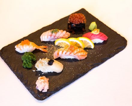 hanazushi Dish Mixed Sushi 440x354 - Mixed Sushi