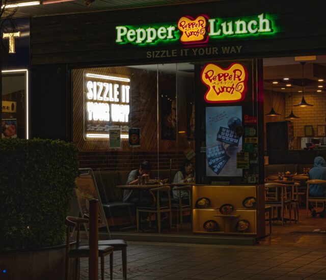 Pepper Lunch venue front night 640x550 - Pepper Lunch