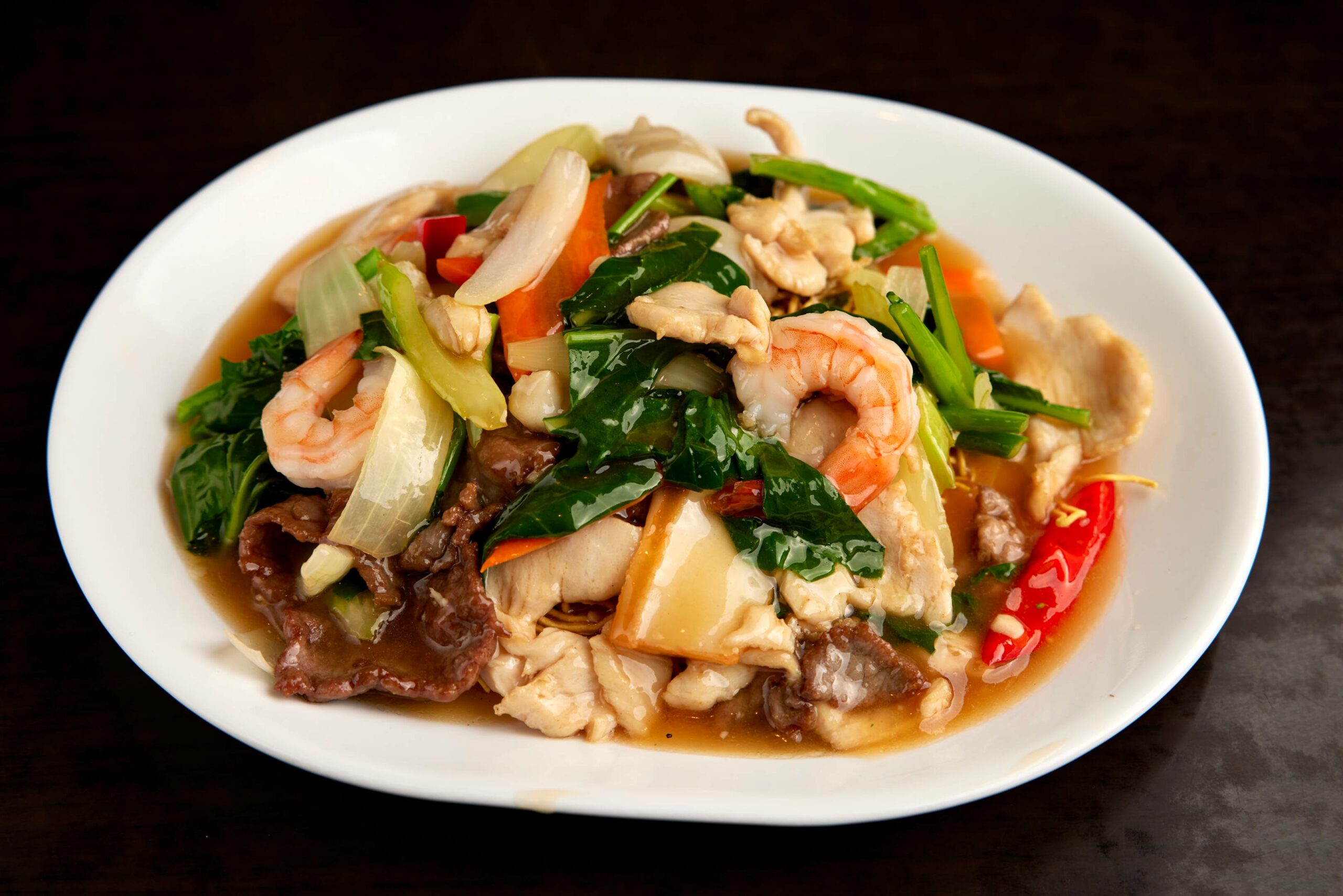 Happy Bowl Combination Stir Fried with Crispy Egg Noodles and Beef scaled - Combination Stir Fried with Crispy Egg Noodles and Beef