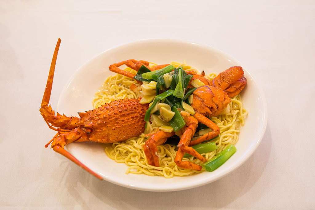 Live Lobster in Ginger and Shallots with E-Fu noodles