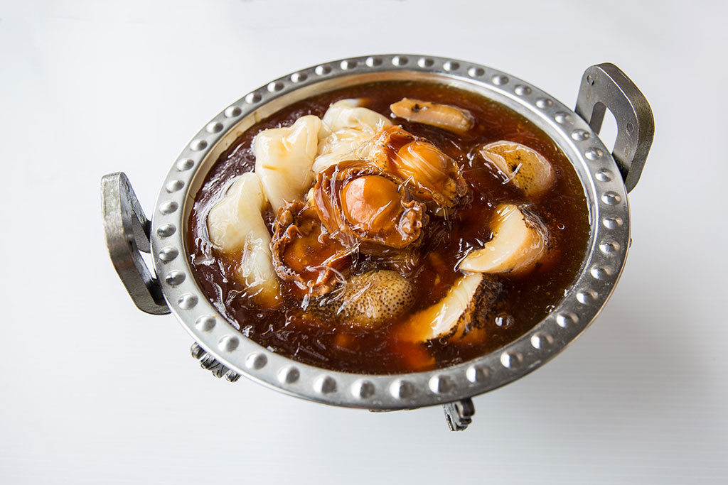 Abalone, Sea Cucumber, Shark Fin, Fish Maw, Cabbage Stewed in Clay Pot